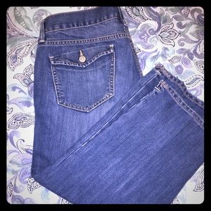 Old Navy Ladies The Flirt Crop Jeans.